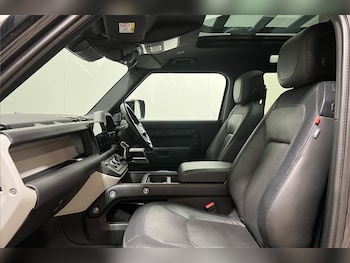 Used Land Rover Defender 2023 for sale - 79299287: Photo