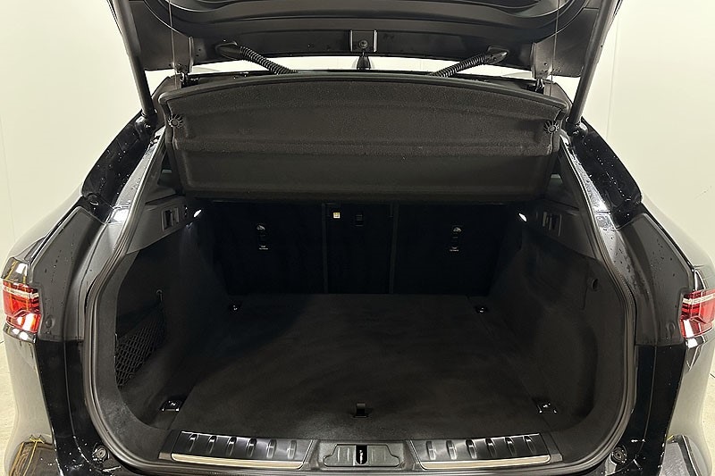 Used Jaguar F-Pace 2023 for sale - 76980924: Photo 10