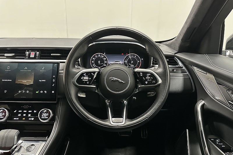 Used Jaguar F-Pace 2023 for sale - 76980924: Photo 15