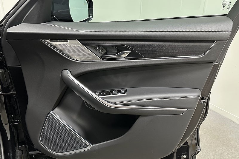 Used Jaguar F-Pace 2023 for sale - 76980924: Photo 21