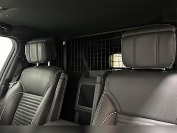 Used Land Rover Discovery 2023 for sale - 78906502: Photo