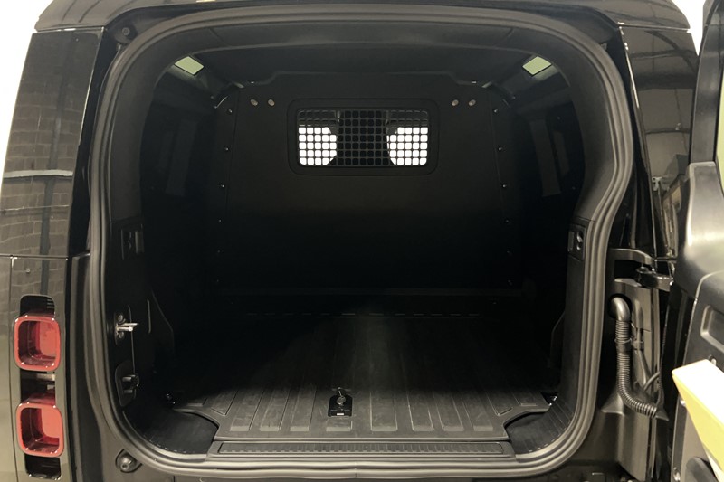 Used Land Rover Defender 2025 for sale - 77619329: Photo 11