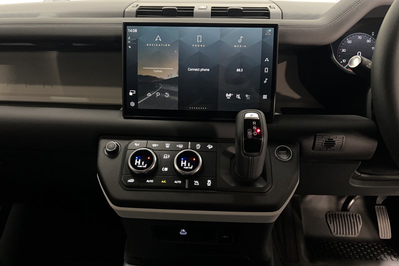 Used Land Rover Defender 2025 for sale - 77619329: Photo 15