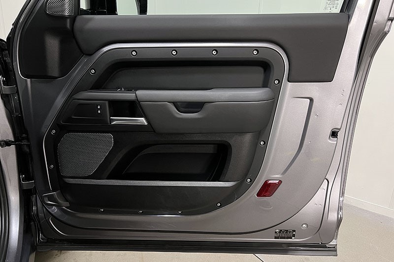 Used Land Rover Defender 2024 for sale - 77476617: Photo 21