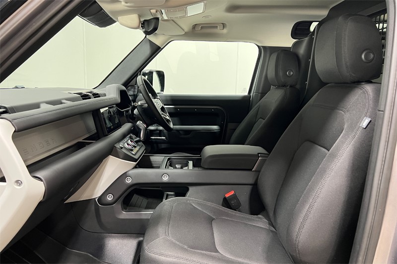 Used Land Rover Defender 2024 for sale - 77476617: Photo 3