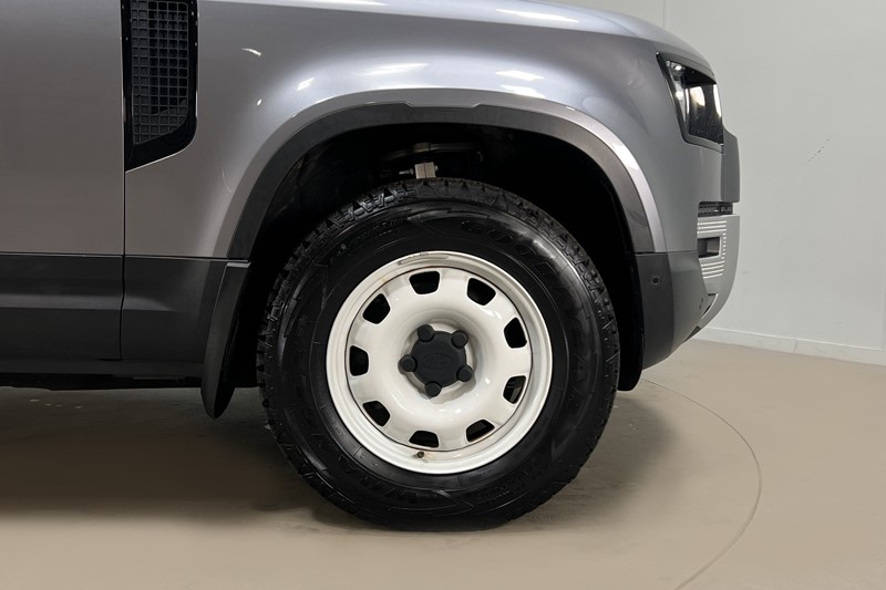 Used Land Rover Defender 2024 for sale - 77476617: Photo 8