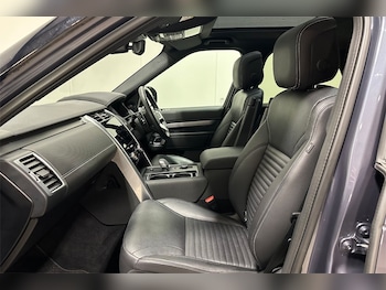 Used Land Rover Discovery 2023 for sale - 77903431: Photo