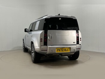 Used Land Rover Defender 2022 for sale - 77005522: Photo