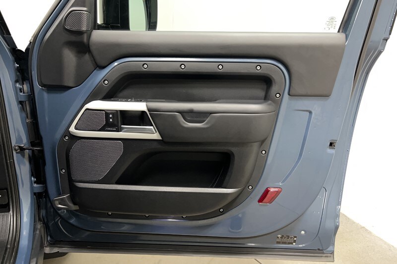 Used Land Rover Defender 2023 for sale - 78162086: Photo 22