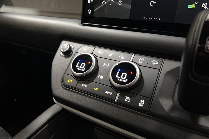 Used Land Rover Defender 2023 for sale - 78162086: Photo 32