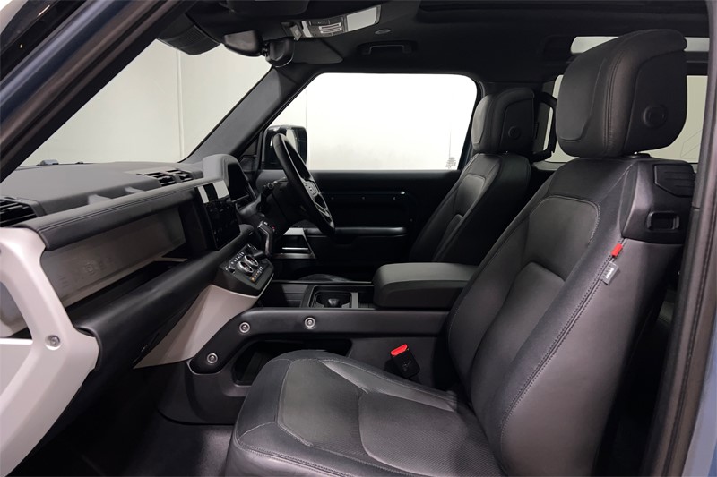 Used Land Rover Defender 2023 for sale - 78162086: Photo 4