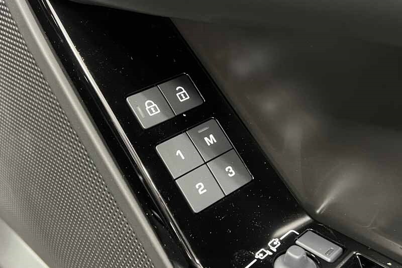 Used Land Rover Range Rover Velar 2025 for sale - 76981793: Photo 23