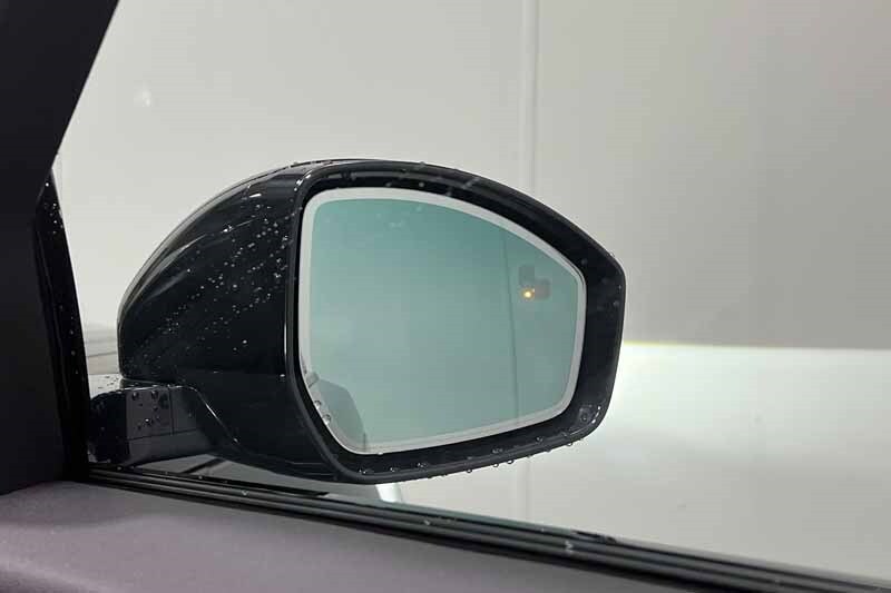 Used Land Rover Range Rover Velar 2025 for sale - 76981793: Photo 25