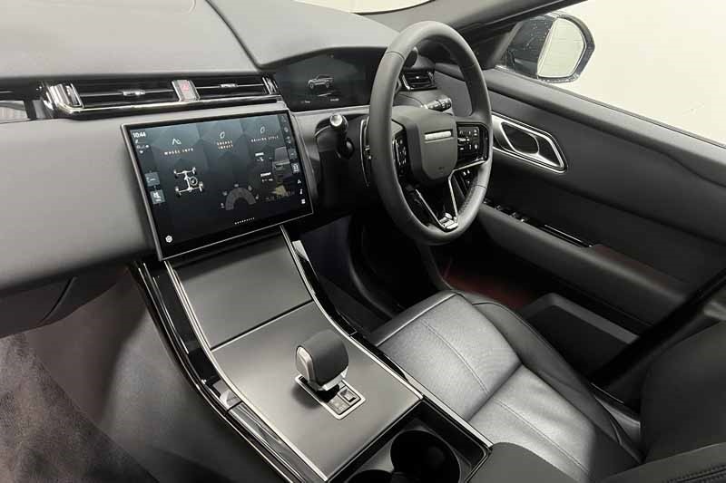 Used Land Rover Range Rover Velar 2025 for sale - 76981793: Photo 40