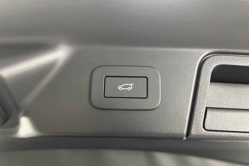 Used Land Rover Range Rover Velar 2025 for sale - 76981793: Photo 44
