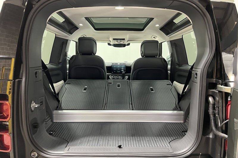 Used Land Rover Defender 2024 for sale - 76981943: Photo 10