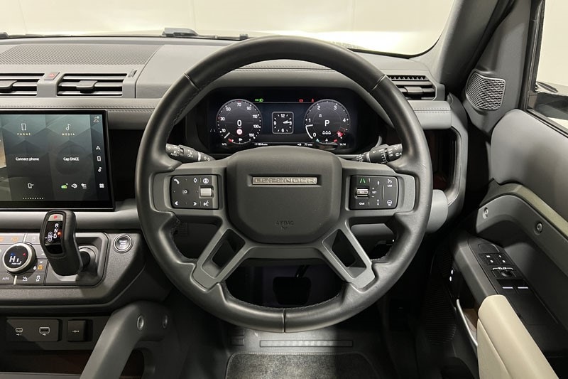 Used Land Rover Defender 2024 for sale - 76981943: Photo 15