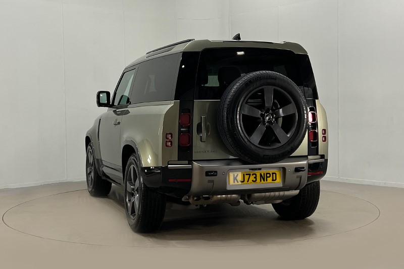 Used Land Rover Defender 2024 for sale - 76981943: Photo 2
