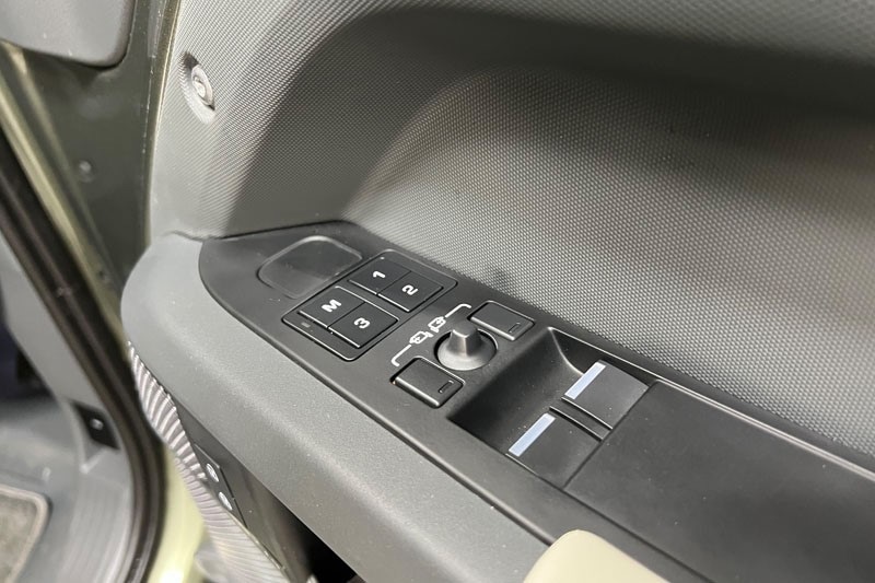 Used Land Rover Defender 2024 for sale - 76981943: Photo 22