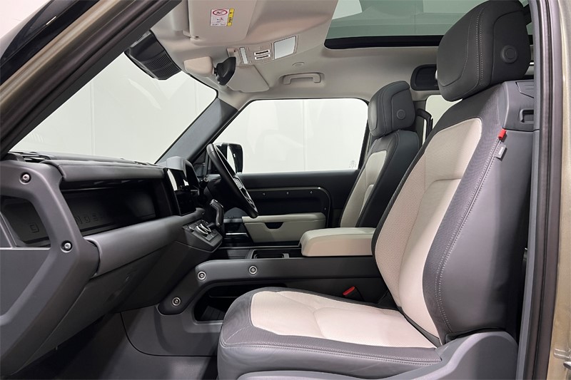 Used Land Rover Defender 2024 for sale - 76981943: Photo 3