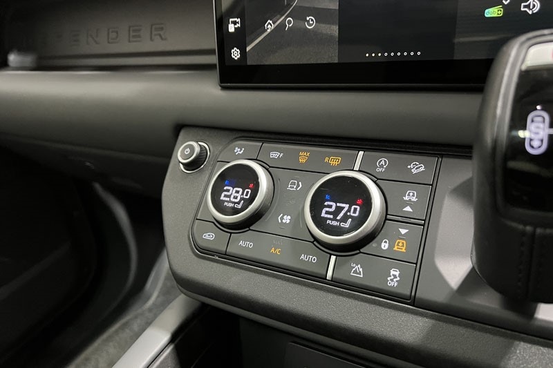 Used Land Rover Defender 2024 for sale - 76981943: Photo 31