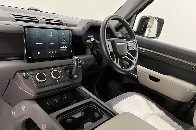 Used Land Rover Defender 2024 for sale - 76981943: Photo 36