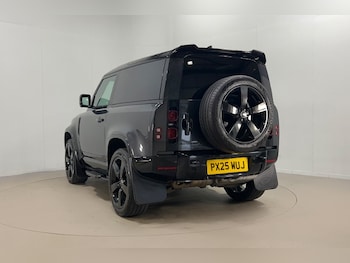 Used Land Rover Defender 2025 for sale - 78000499: Photo