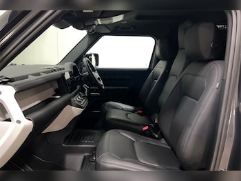 Used Land Rover Defender 2025 for sale - 78000499: Photo