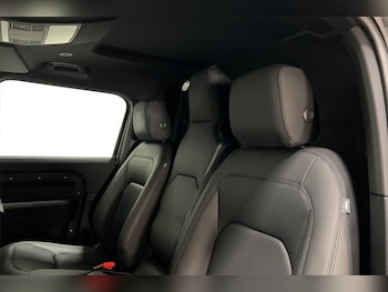 Used Land Rover Defender 2025 for sale - 78000499: Photo