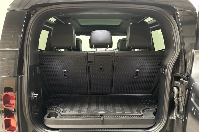 Used Land Rover Defender 2024 for sale - 76982434: Photo 10