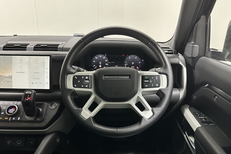 Used Land Rover Defender 2024 for sale - 76982434: Photo 15