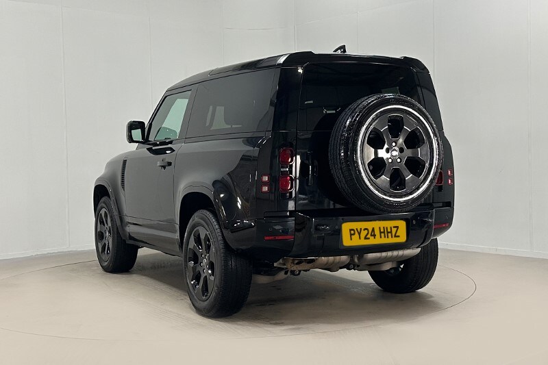 Used Land Rover Defender 2024 for sale - 76982434: Photo 2