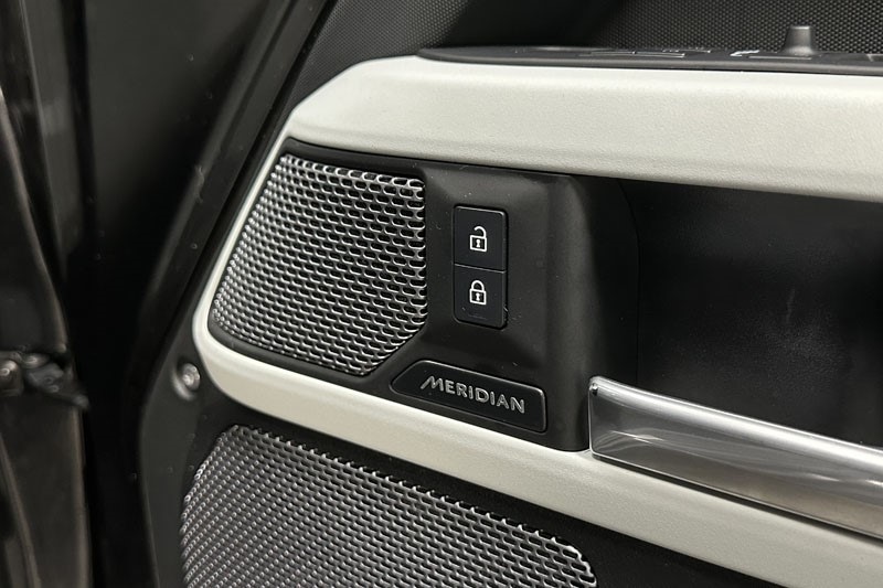 Used Land Rover Defender 2024 for sale - 76982434: Photo 24