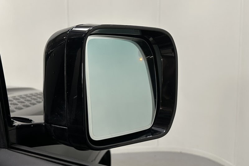 Used Land Rover Defender 2024 for sale - 76982434: Photo 25