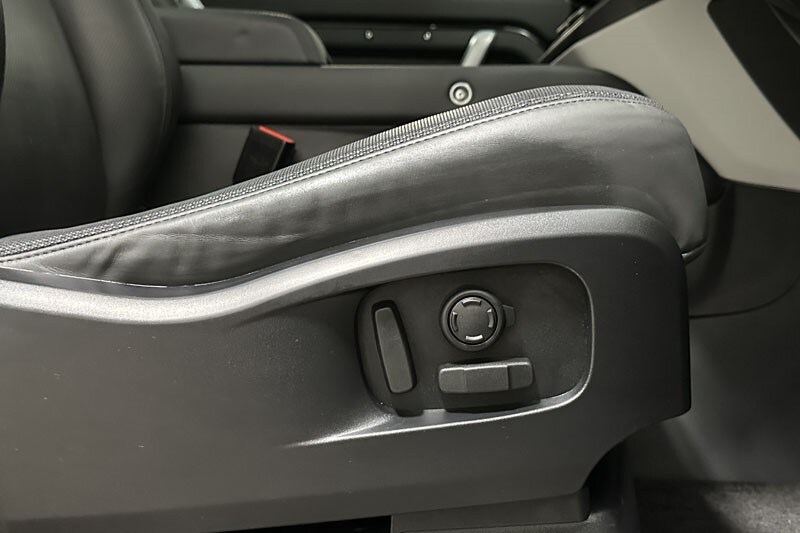 Used Land Rover Defender 2024 for sale - 76982434: Photo 26