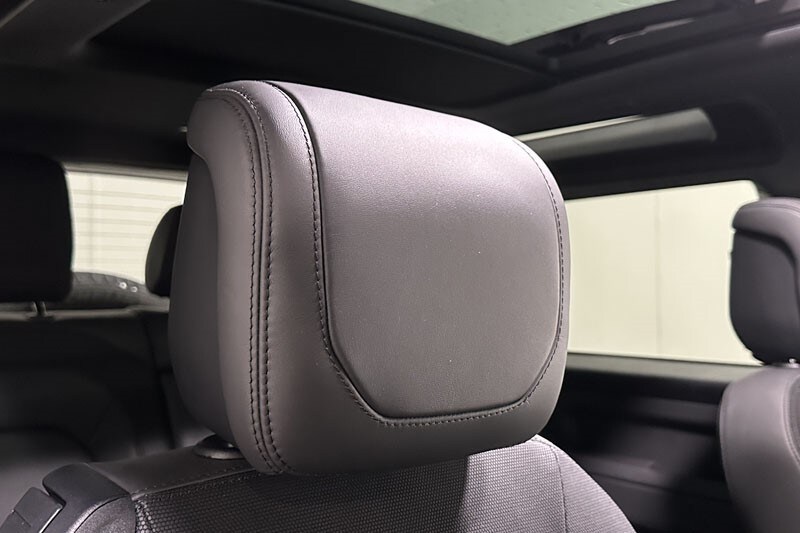 Used Land Rover Defender 2024 for sale - 76982434: Photo 27