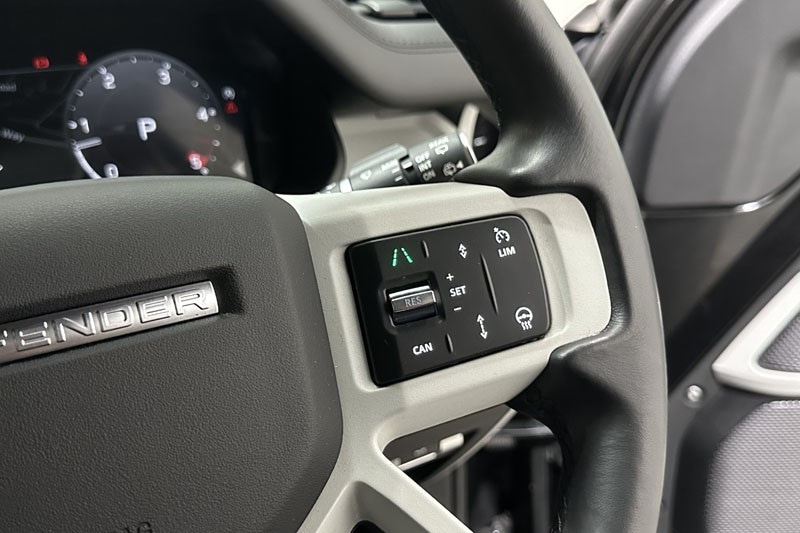 Used Land Rover Defender 2024 for sale - 76982434: Photo 31