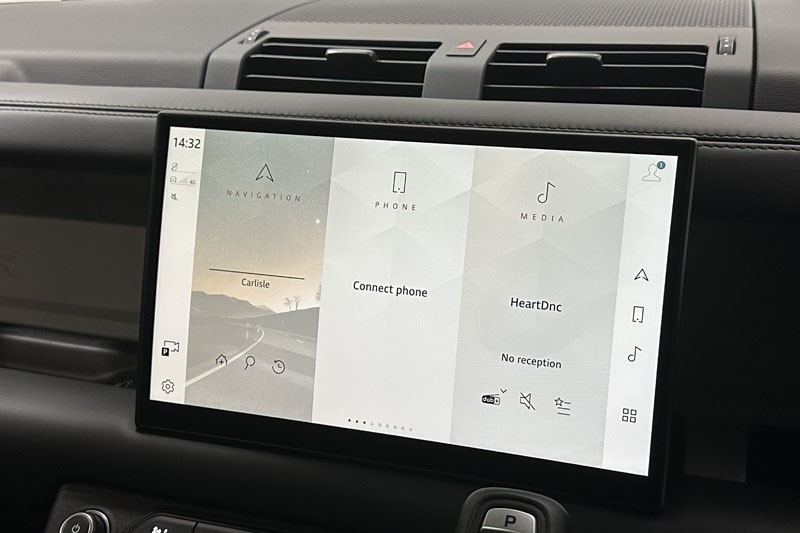 Used Land Rover Defender 2024 for sale - 76982434: Photo 33