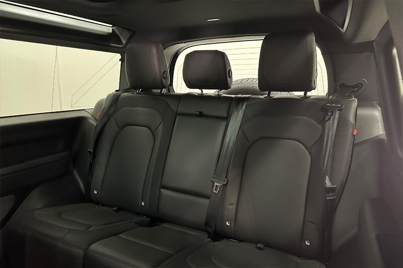 Used Land Rover Defender 2024 for sale - 76982434: Photo 4