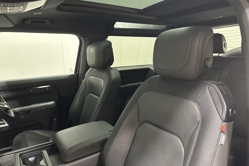 Used Land Rover Defender 2024 for sale - 76982434: Photo 41