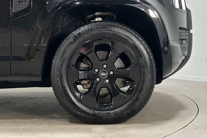 Used Land Rover Defender 2024 for sale - 76982434: Photo 8