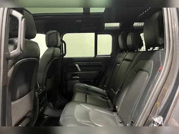 Used Land Rover Defender 2023 for sale - 79208656: Photo