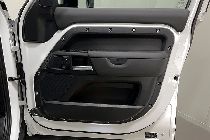 Used Land Rover Defender 2025 for sale - 78179969: Photo 22