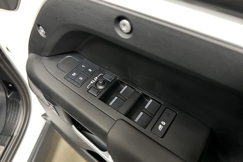 Used Land Rover Defender 2025 for sale - 78179969: Photo 24