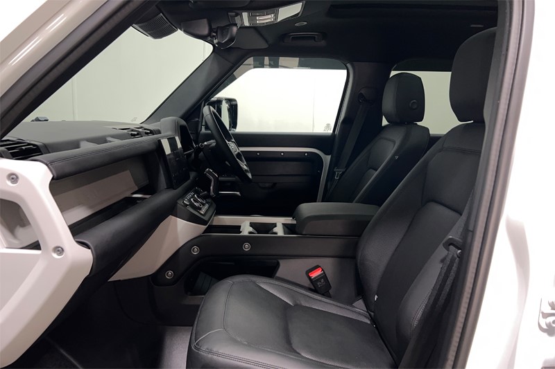 Used Land Rover Defender 2025 for sale - 78179969: Photo 4