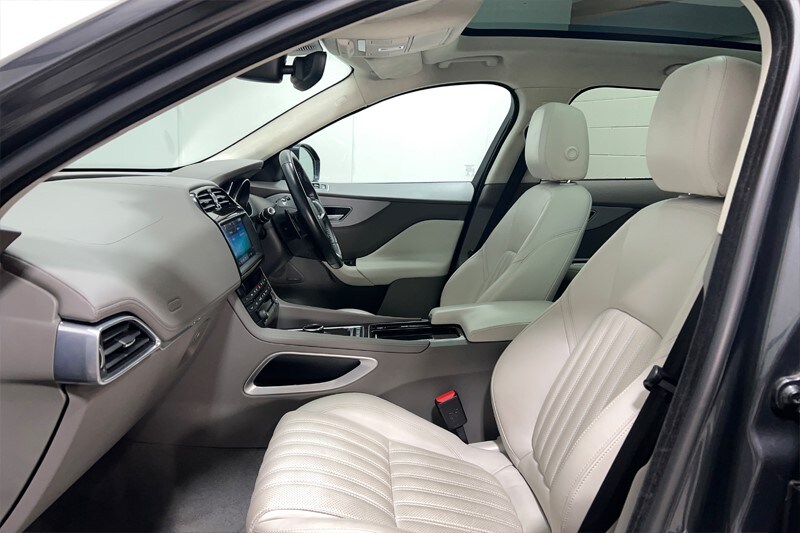 Used Jaguar F-Pace 2020 for sale - 76981844: Photo 3