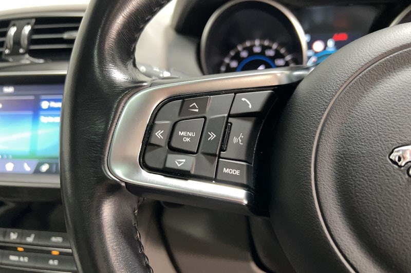 Used Jaguar F-Pace 2020 for sale - 76981844: Photo 31