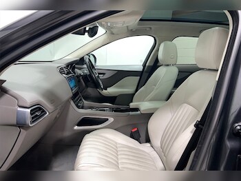 Used Jaguar F-Pace 2020 for sale - 76981844: Photo