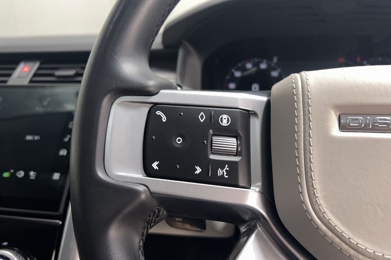 Used Land Rover Discovery 2024 for sale - 76982442: Photo 31