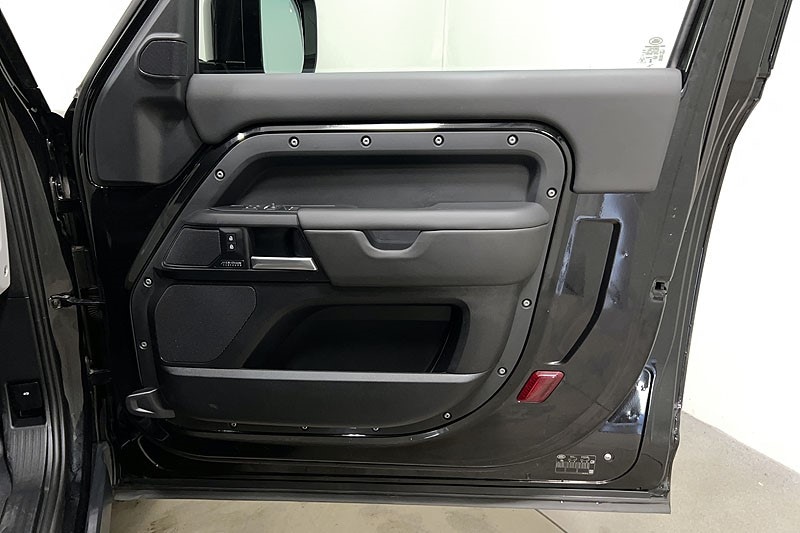 Used Land Rover Defender 2024 for sale - 77729452: Photo 21